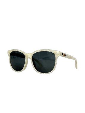 Black And White White Gucci Sunglasses for Sale up to 90  display picture 1